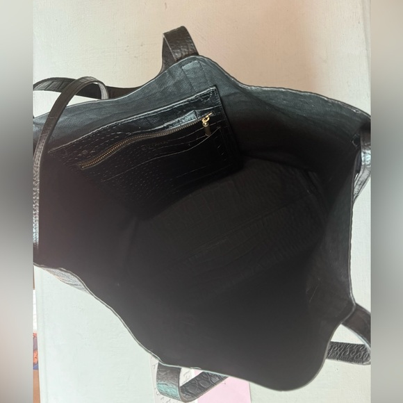 Cuyana Classic Structured Leather Tote Croc Embossed Black - Picture 15 of 17